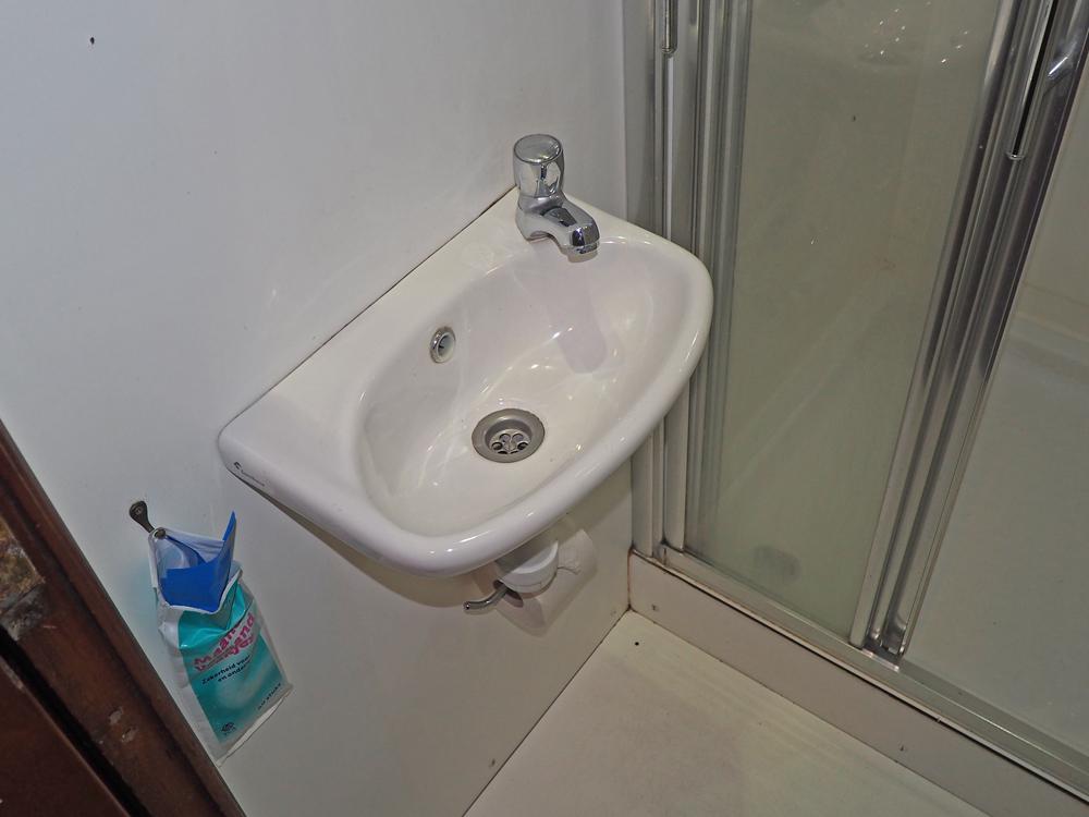 Cabin en avant, H&eacute;bergements